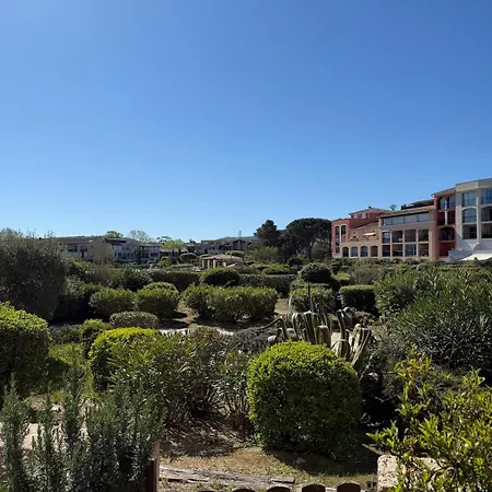 With Garden, Next To The Pool And Beach, Close To Saint-tropez Appartement Gassin